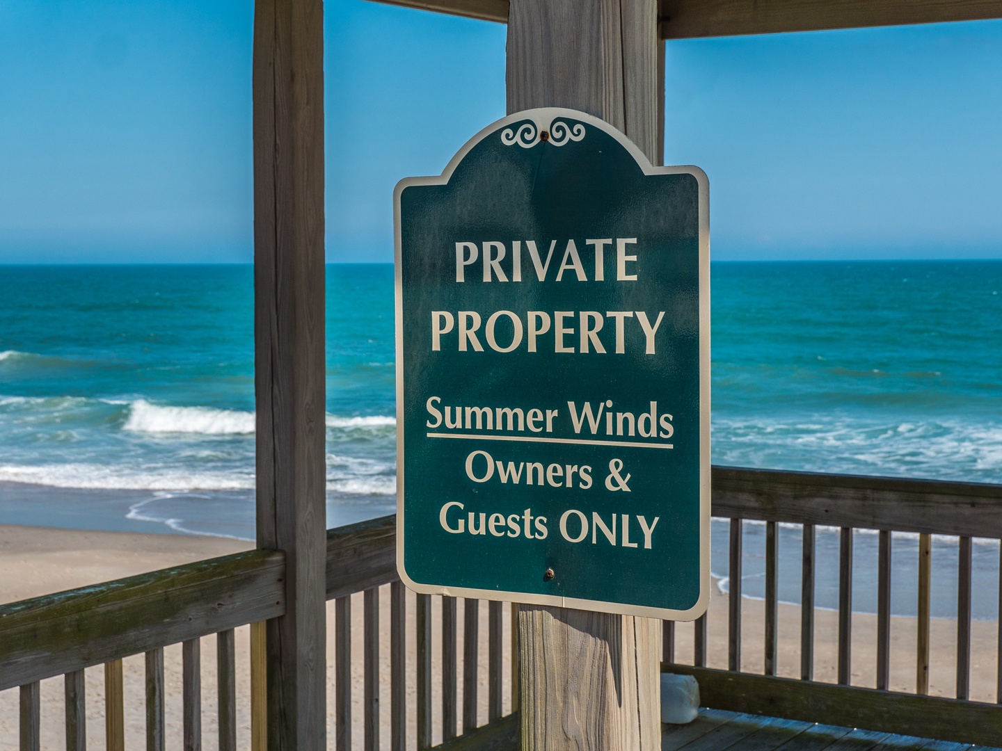 32 Q33-large-2000px - private sign