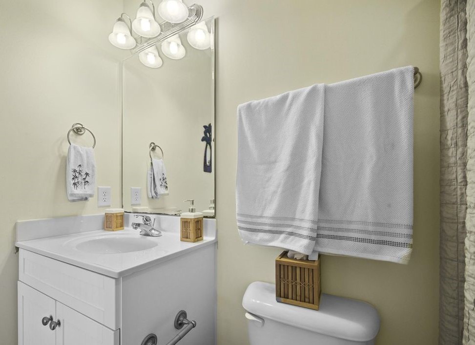 823 bath2a