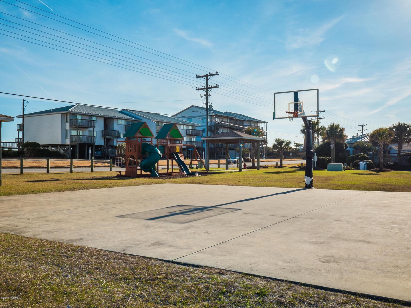 672 comm park