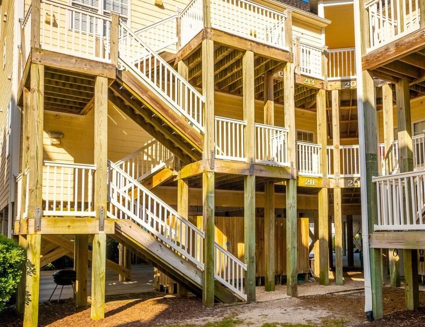 823 complex walkway b