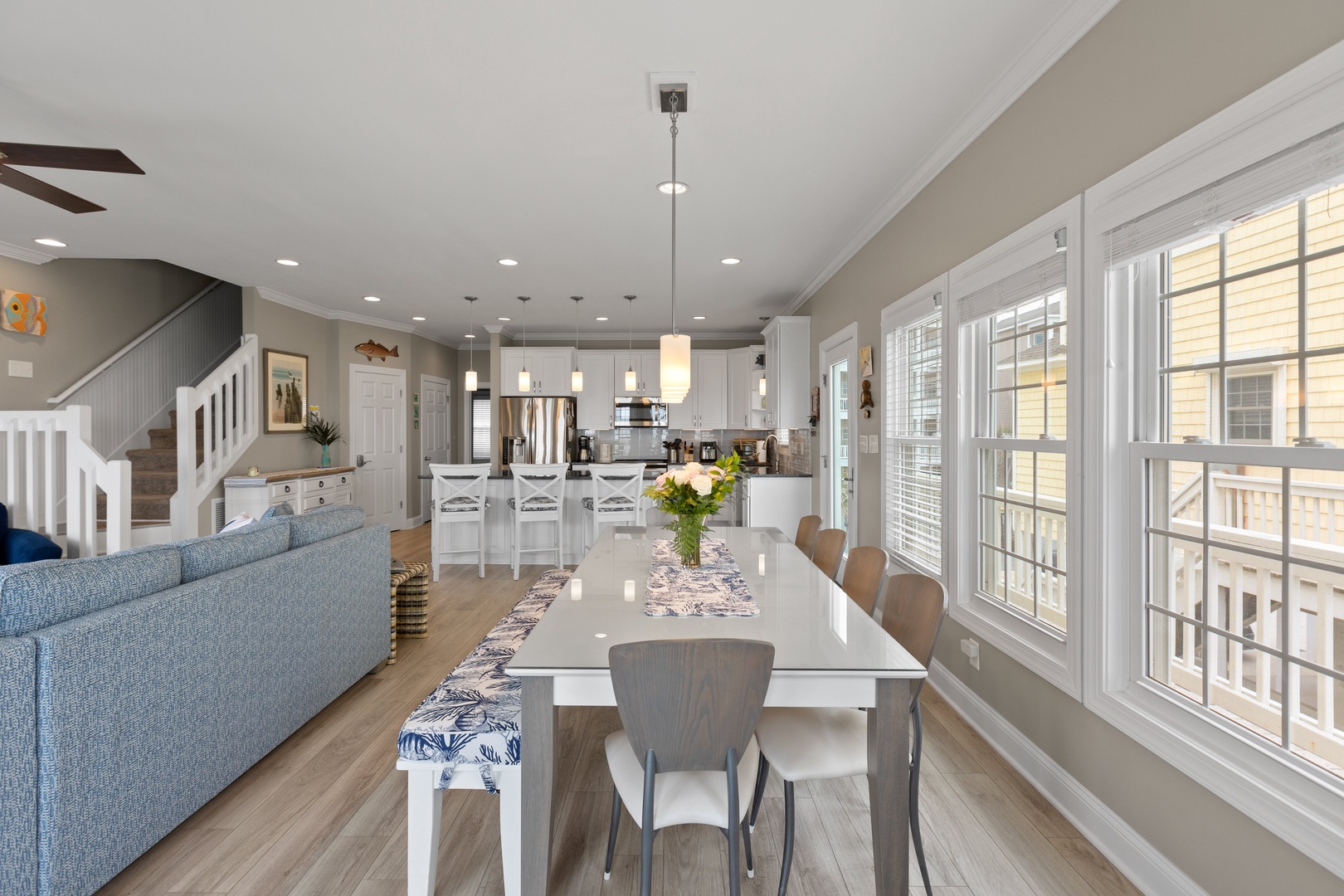 007_850_villas_drive-167