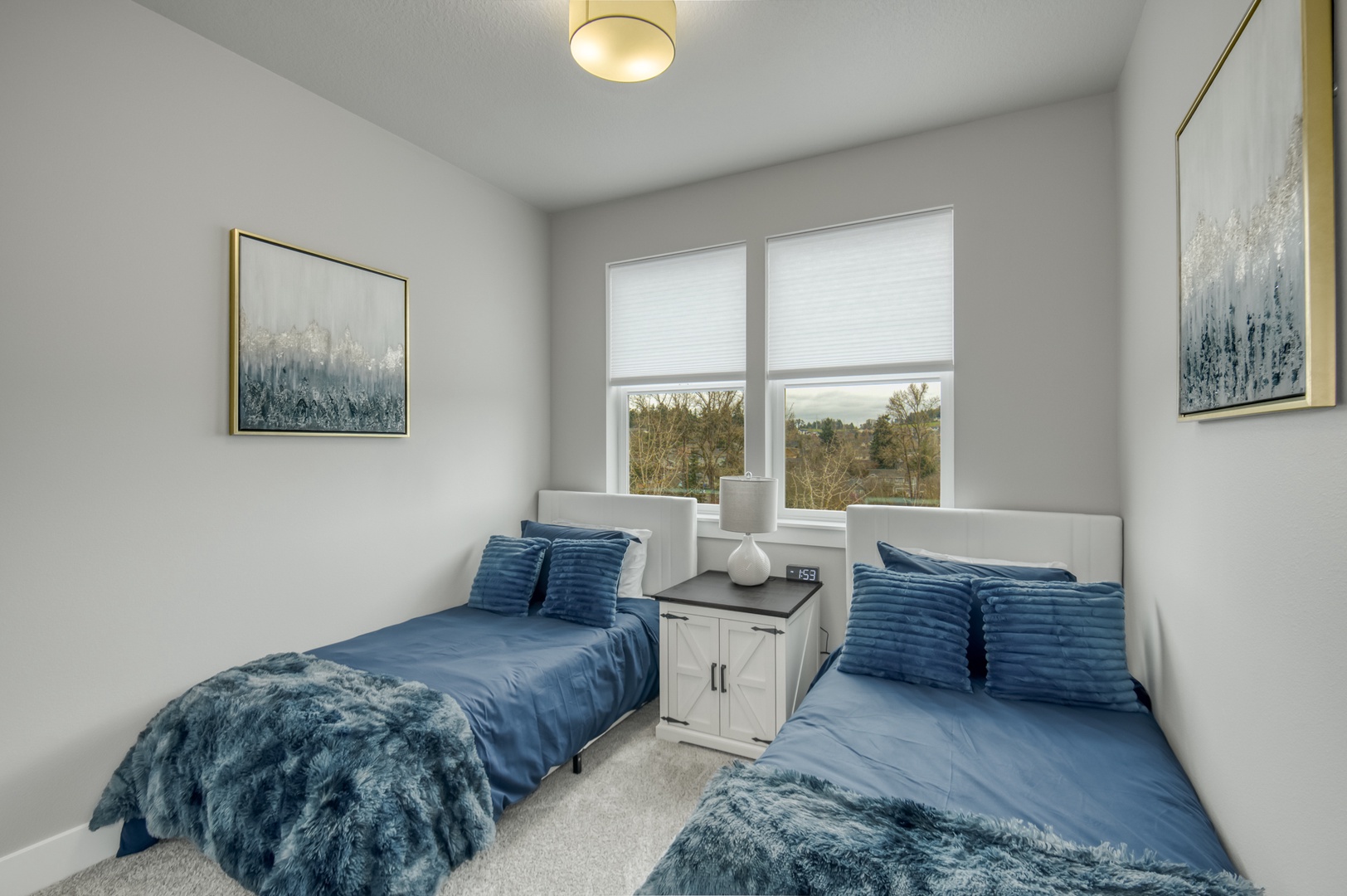 Bedroom #3. Cozy twin bedroom.