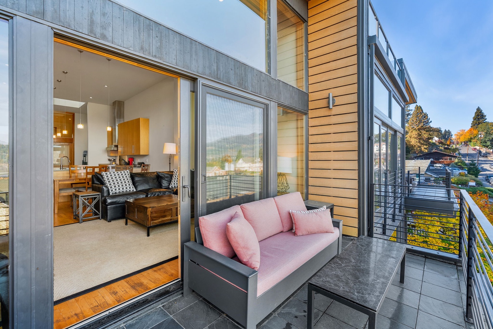 30-web-or-mls-317_Sherman-930