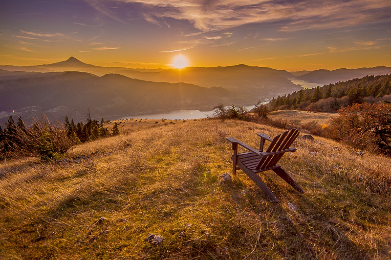 Beautiful sunset at Catherine Creek trail