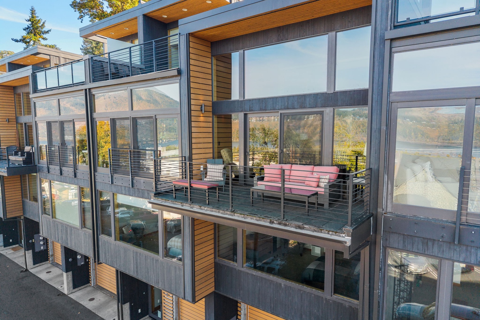 3-web-or-mls-317_Sherman-903