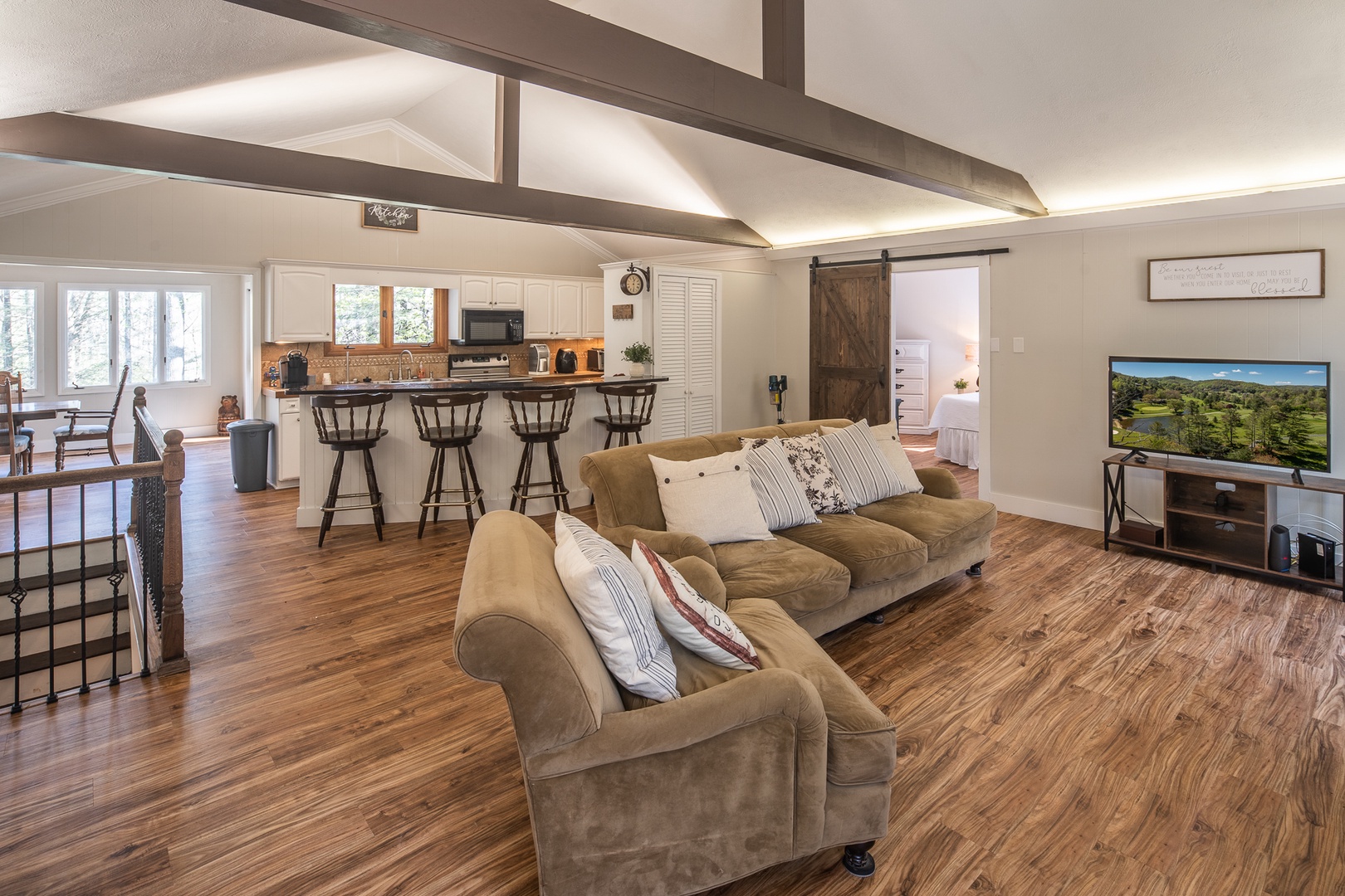 Large 1920 X 1080-10