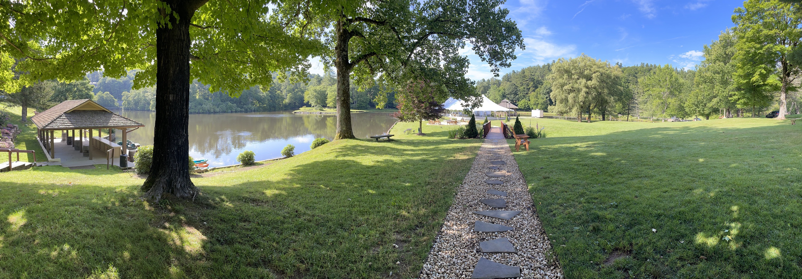 Grounds at Chetola - Lake trail 3