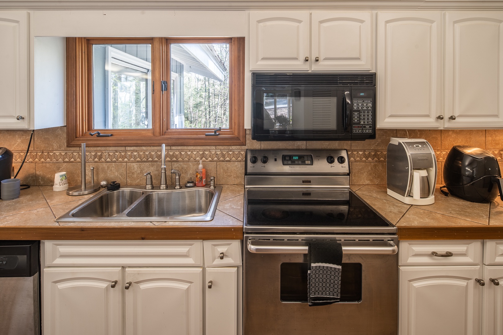 Large 1920 X 1080-25