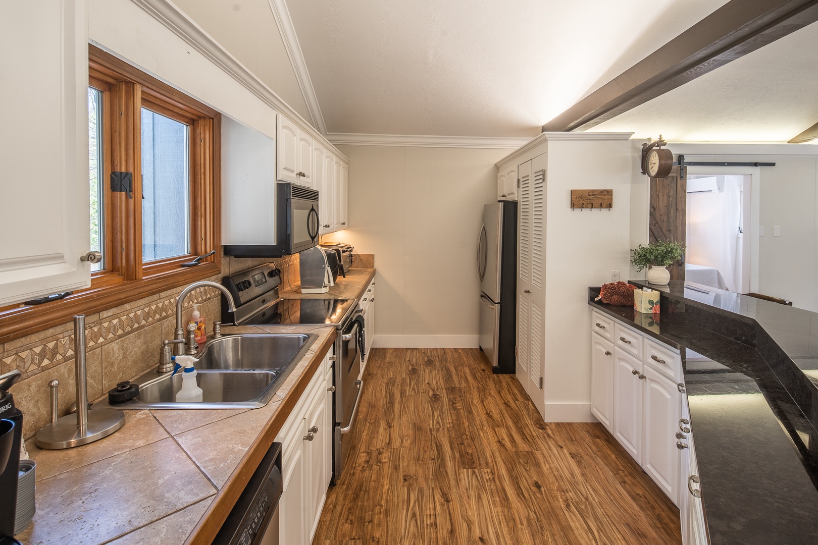 Large 1920 X 1080-23