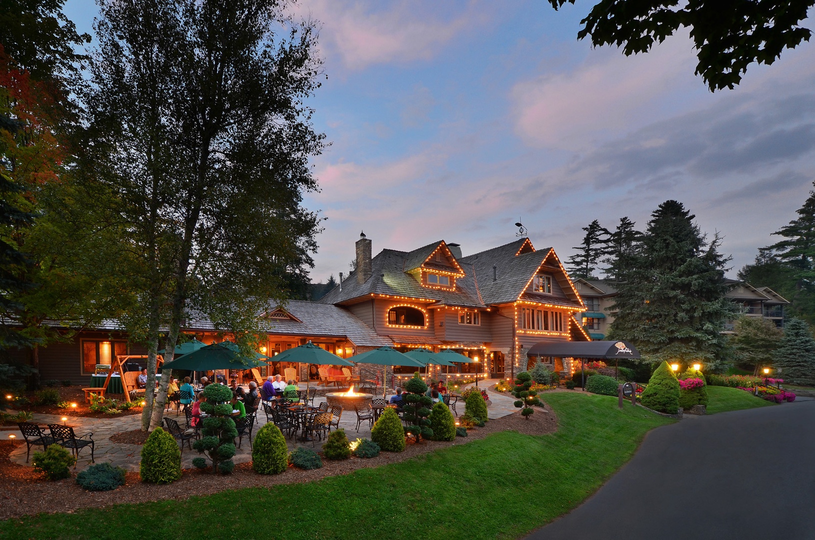 Grounds at Chetola Restaurant - 3 
