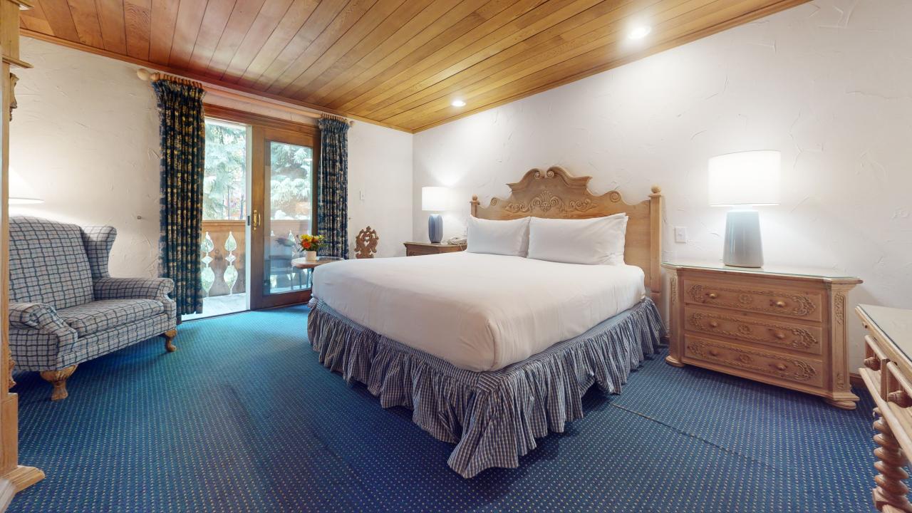 King Bed with Balcony
