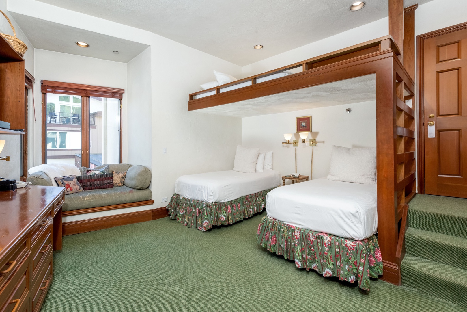Bedroom with Twins and Bunk