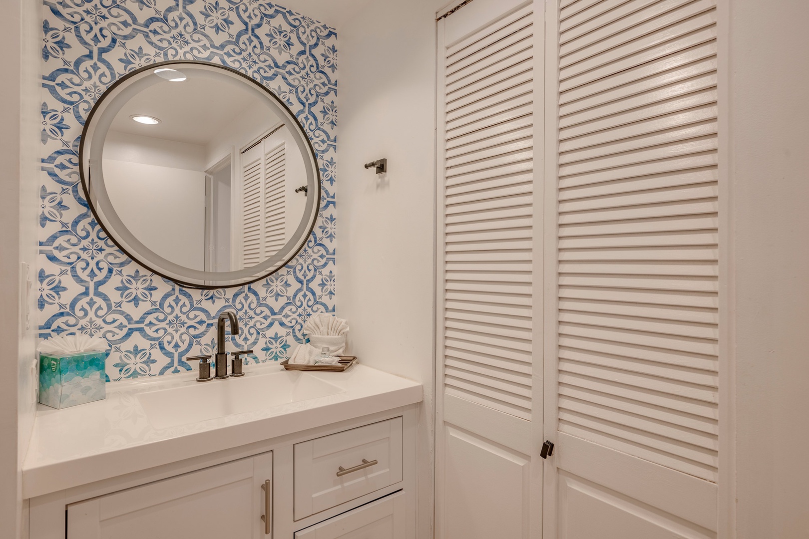 hale-mahina-b304-bathroom-01