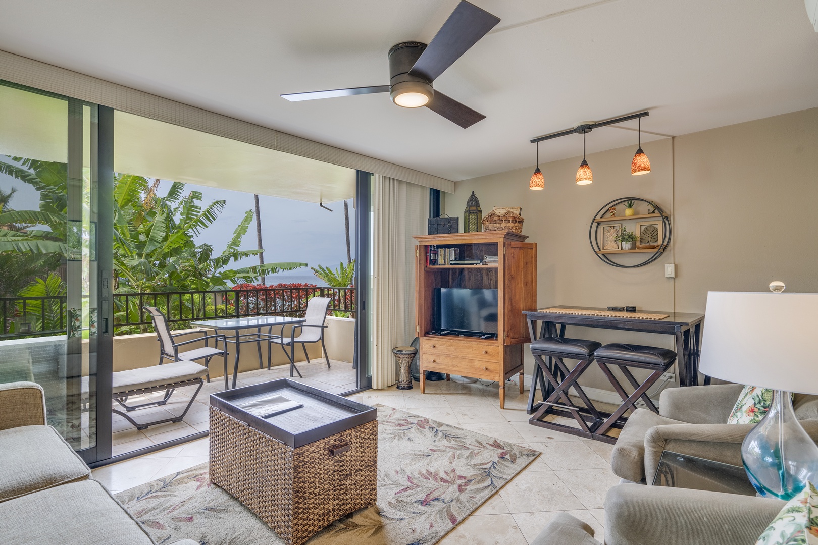 PakiMaui - 1 Bedroom - Ocean Front - 109 - Living Room 07