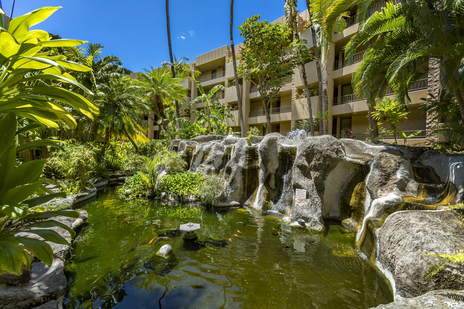 Paki_Maui_Resort_Exterior3