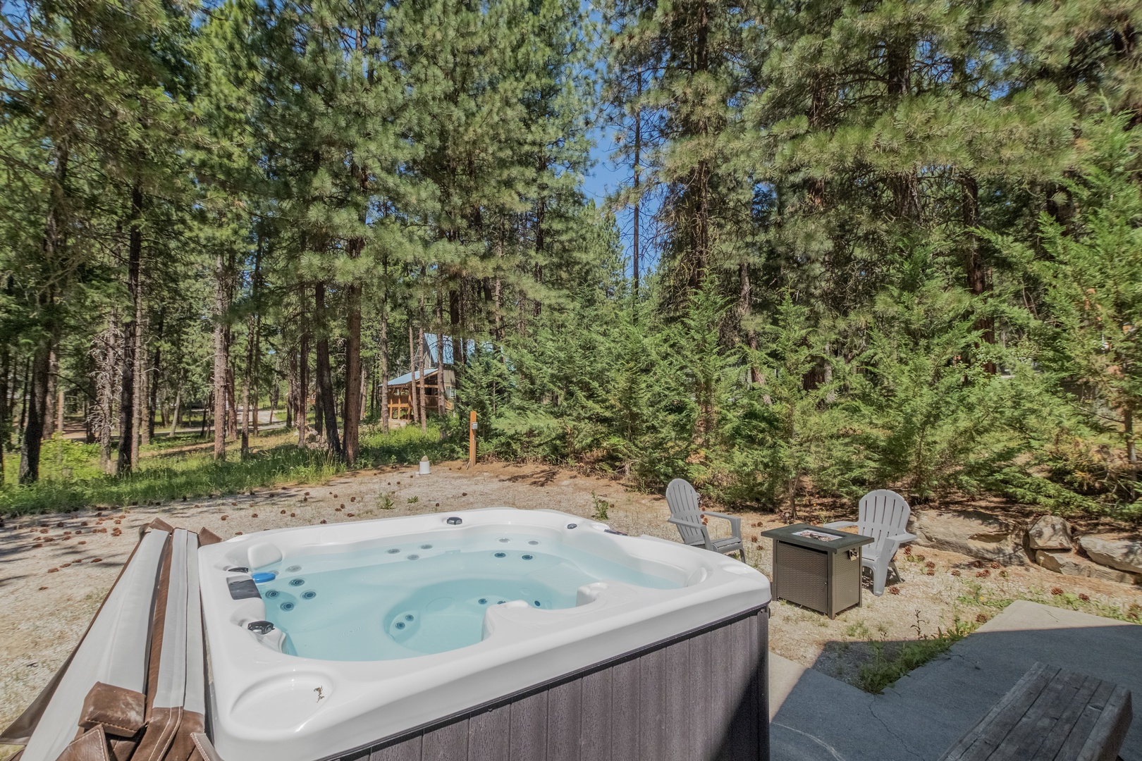 Cascade Adventure Cabin