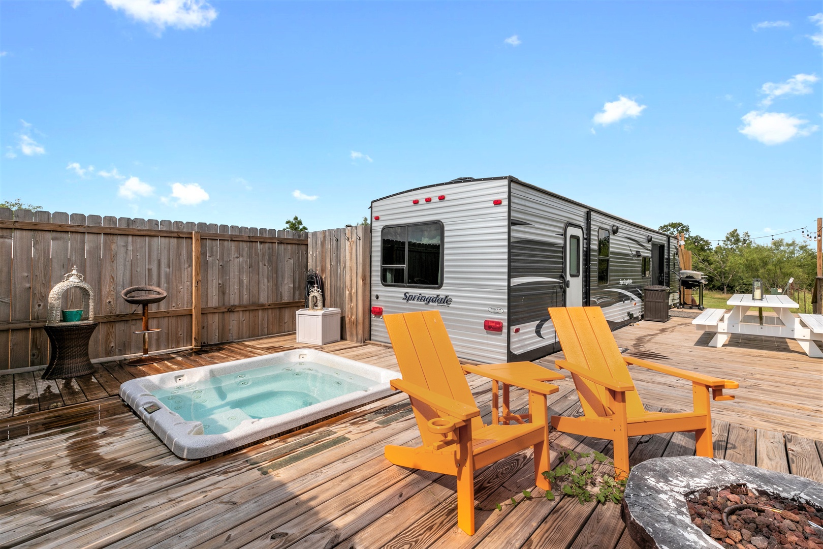 Charming Luxury RV with Total Privacy and Hot Tub!