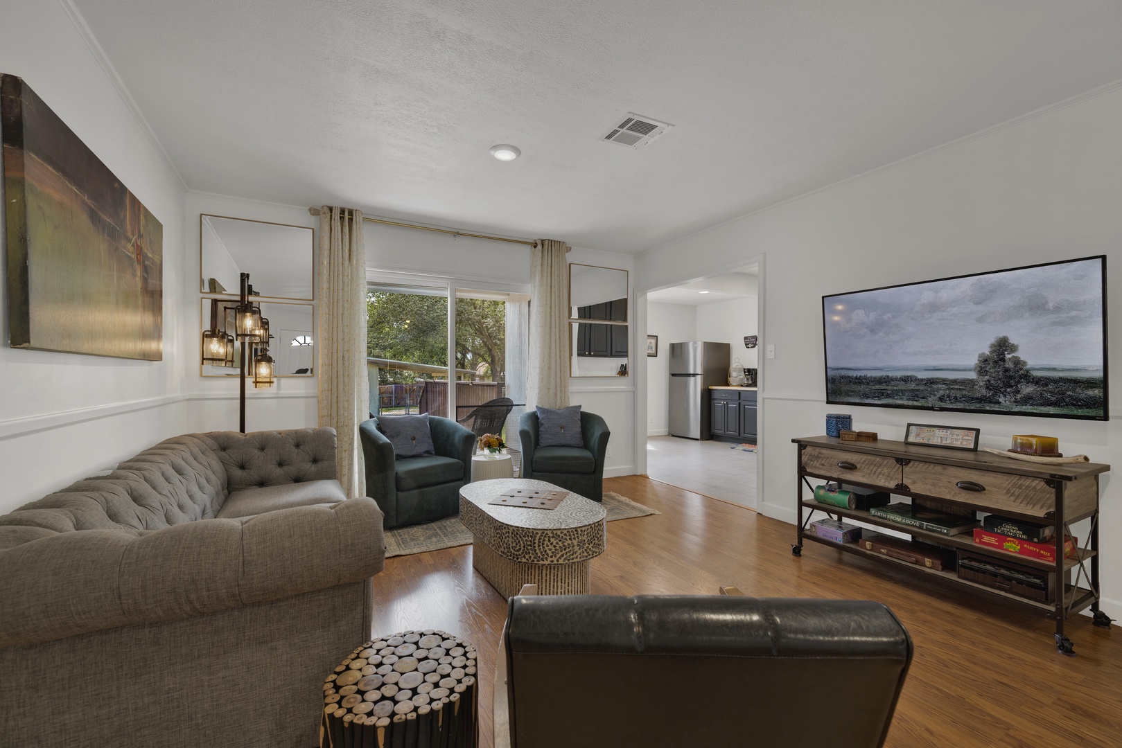 Glenmoor Abode-Elegant and Stylish-5 min to Downtown