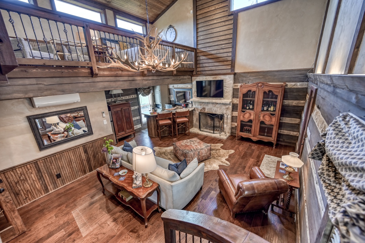 Luxury 23-acre Ranch Casita with Hot tub and Firepit!