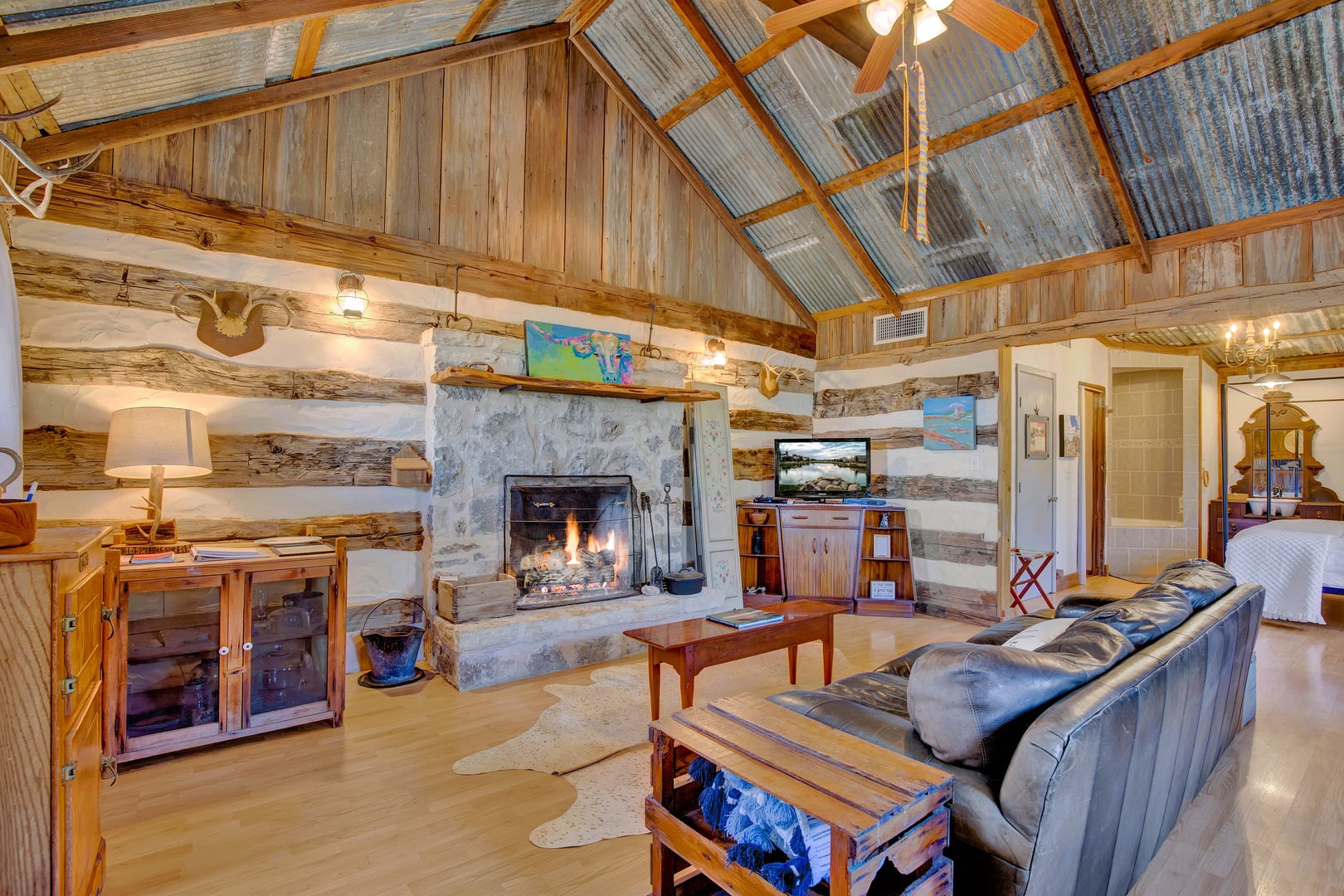 NEW! Gorgeous Hill Country Cabin Just Minutes from Main St!