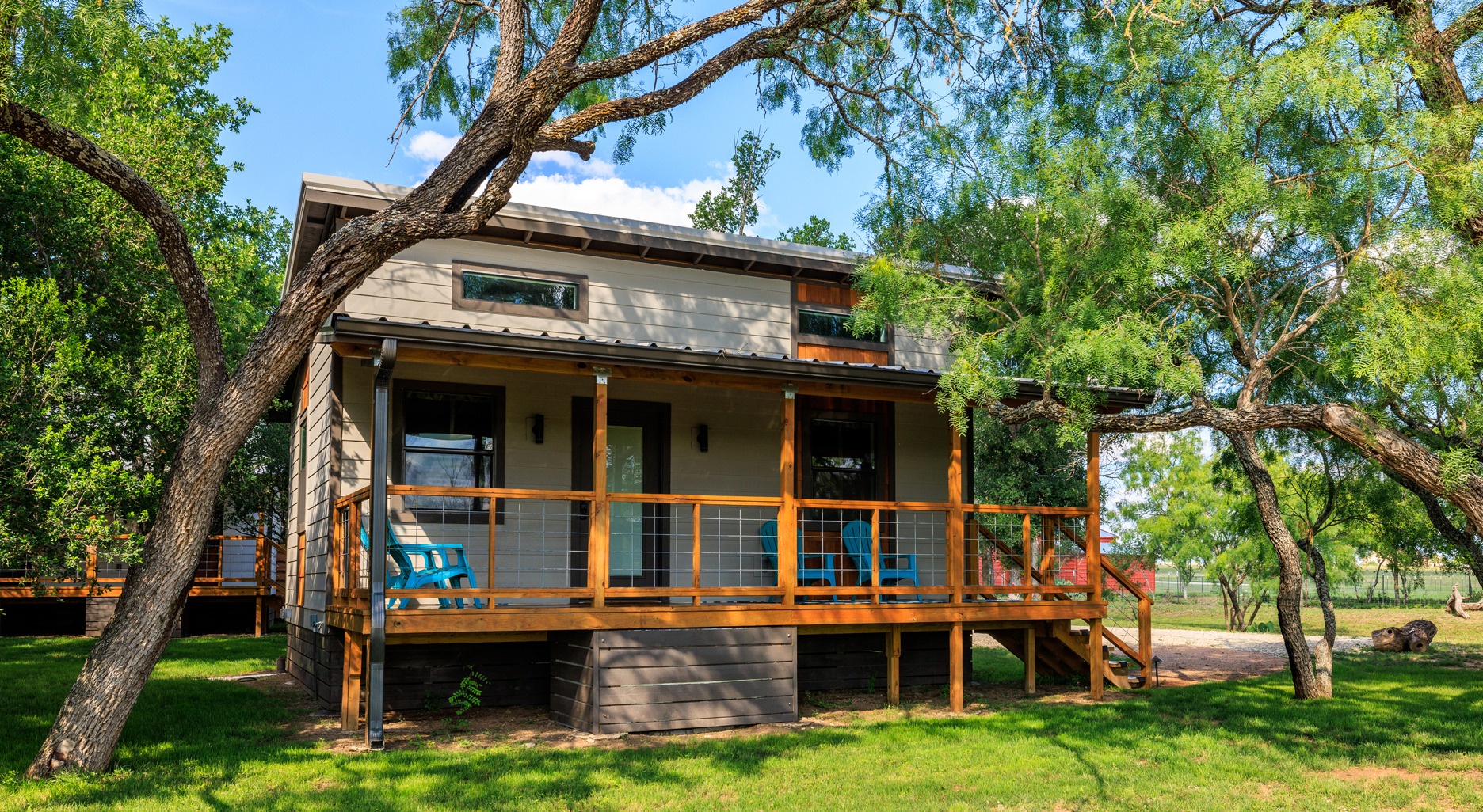 Paintbrush Waterfront Cottage