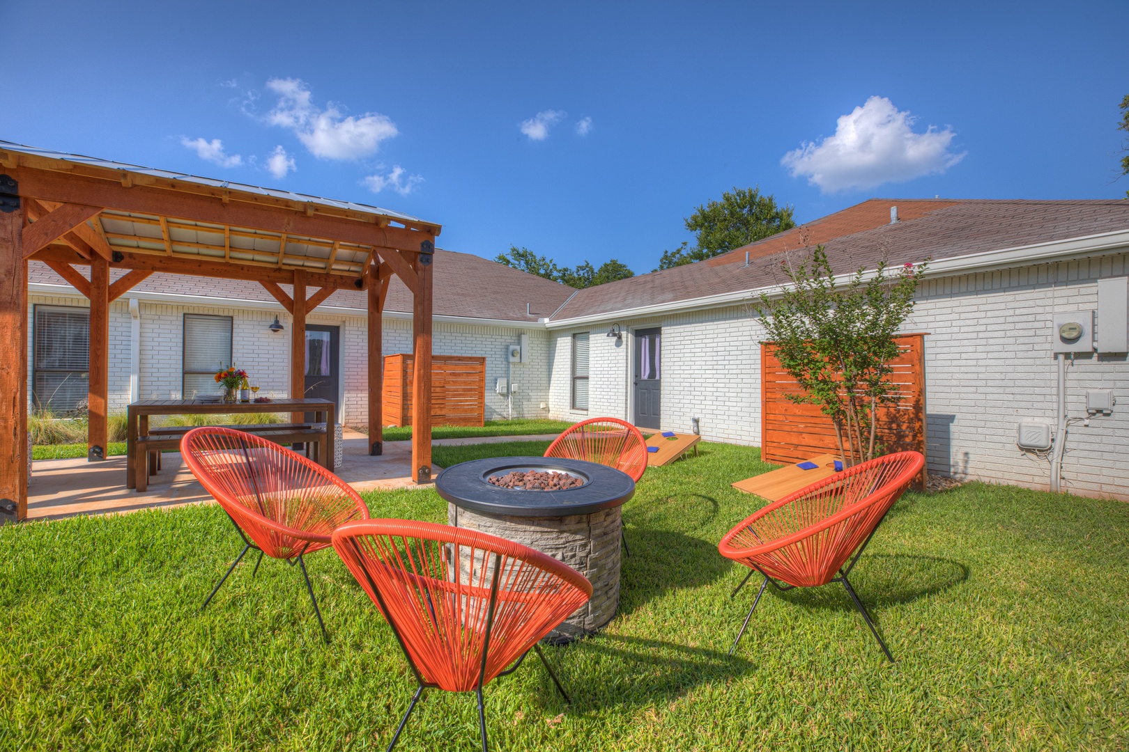 Upscale Casita-Private Hot Tub-Near Main Street!