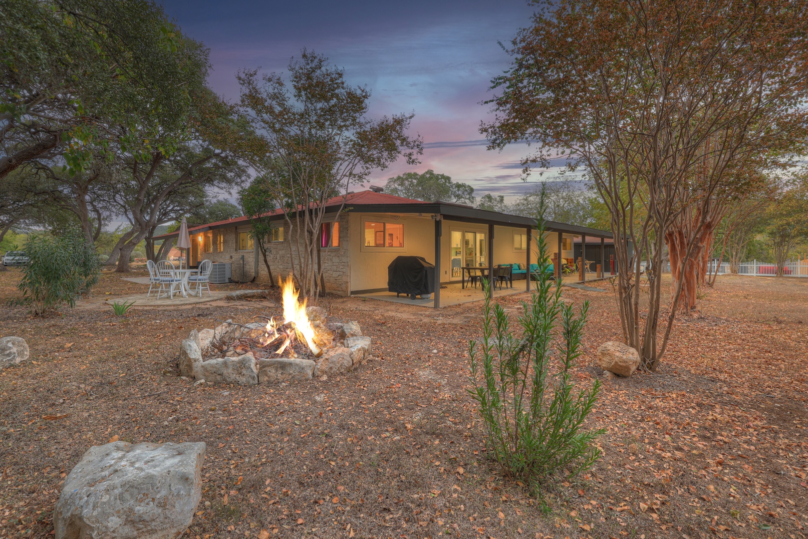 Whitewater River House - Game Room, Firepit, Walking distance to Whitewater Amphitheater!