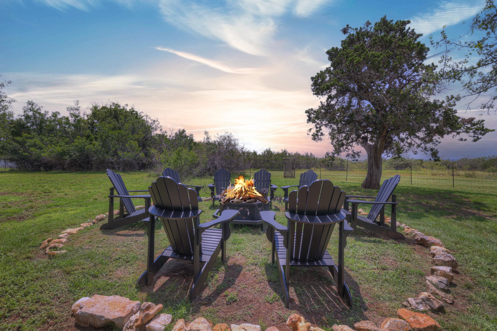 Rocking Ox Retreat Firepits Stunning Sunset Views!