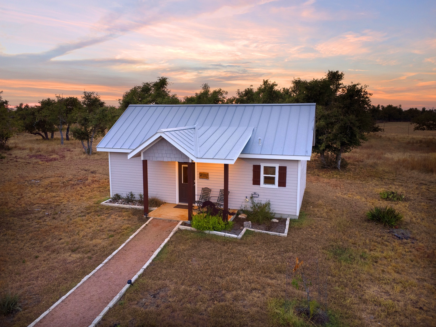 Luxury Cottage w/Views, Fireplace, & Grill!