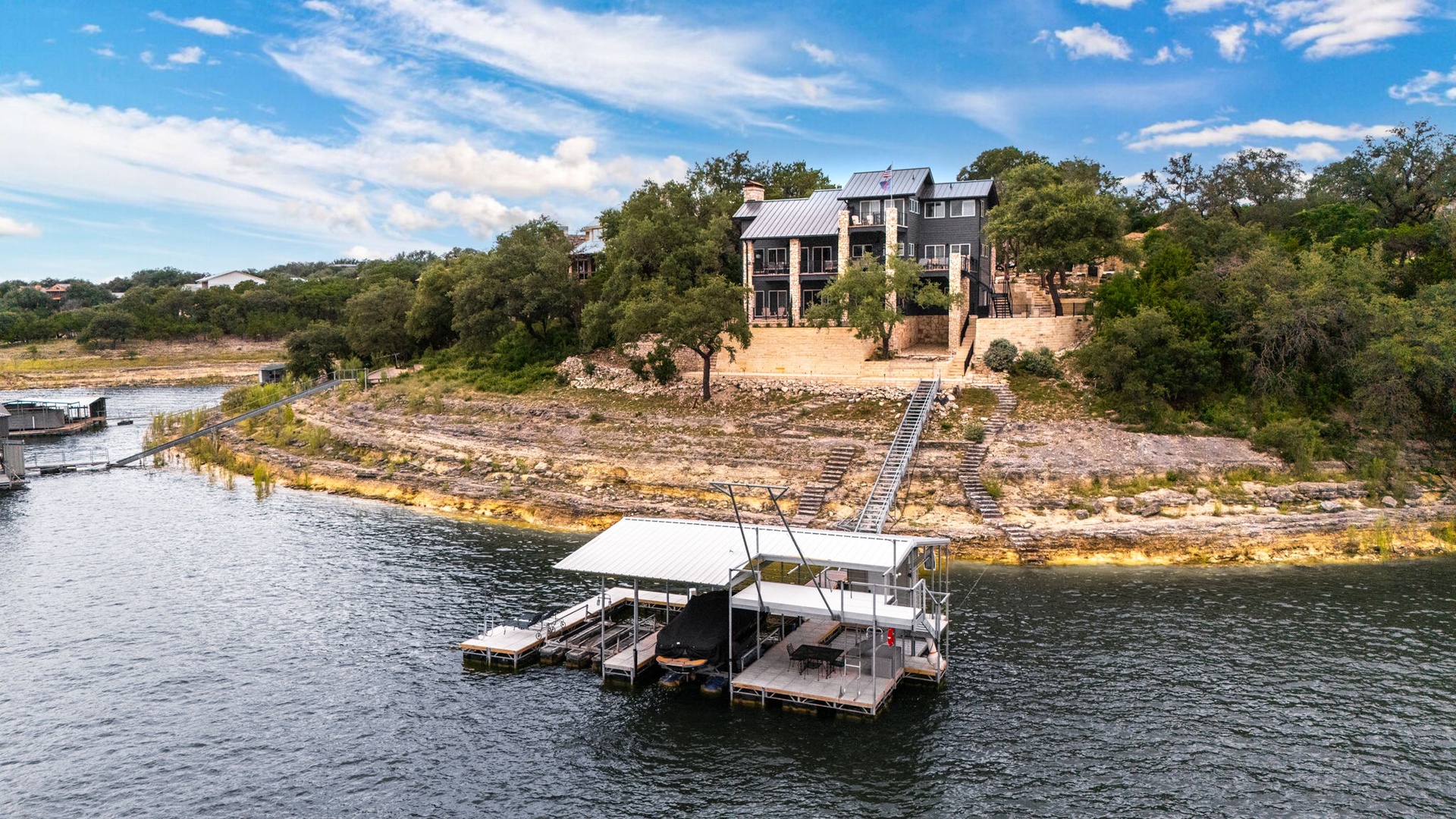 Chasing Summer - Private Lakefront Luxury on Lake Travis