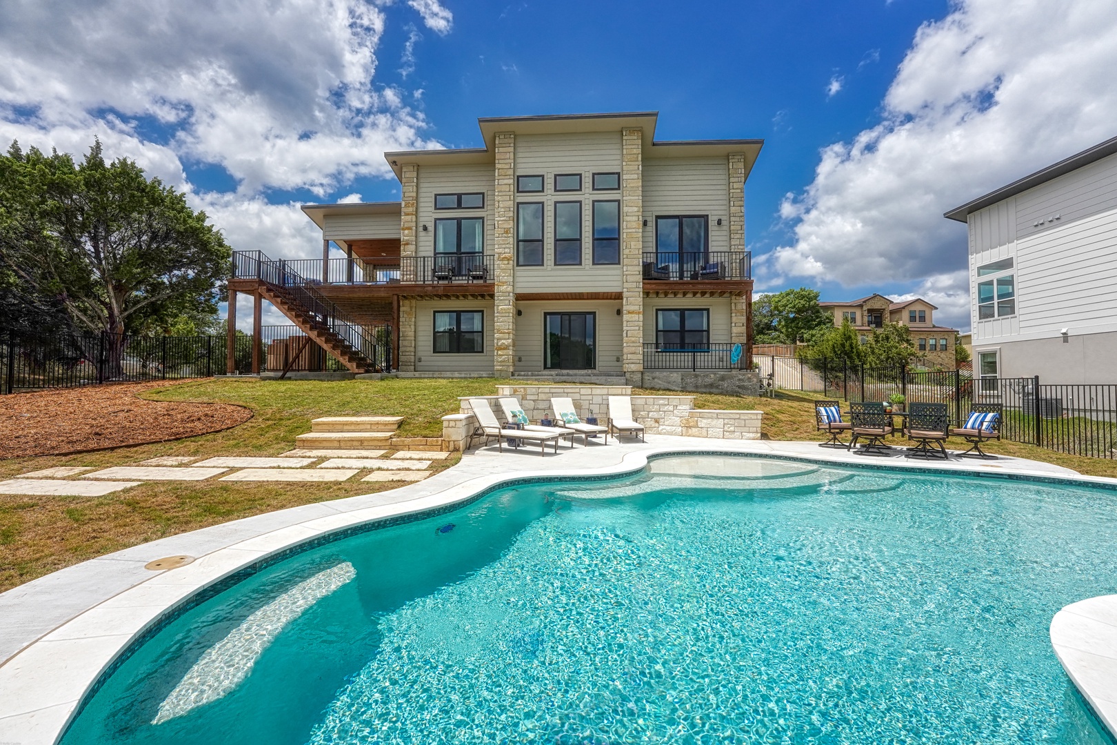Luxury Lakeview Home w/Pool-Beach and Boat Access