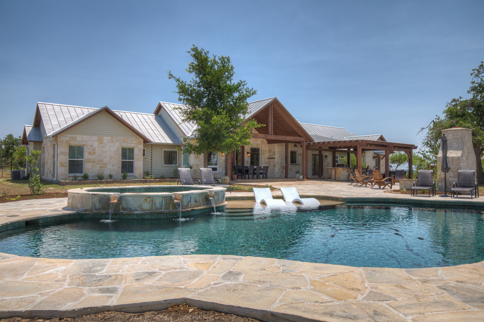 Vacation Rentals in Fredericksburg TX - Luxury Cabins