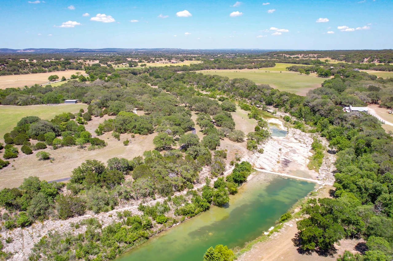 StunningHome on The Blanco River