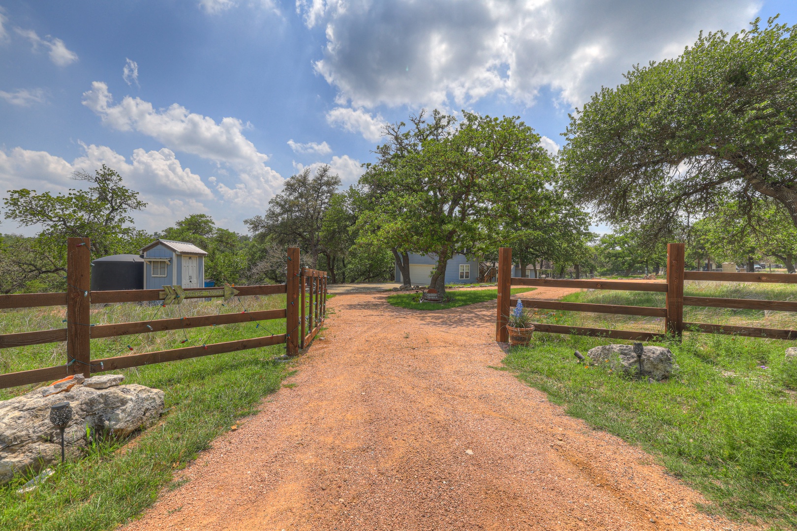 Cactus Flower Peaceful Hill Country Escape!
