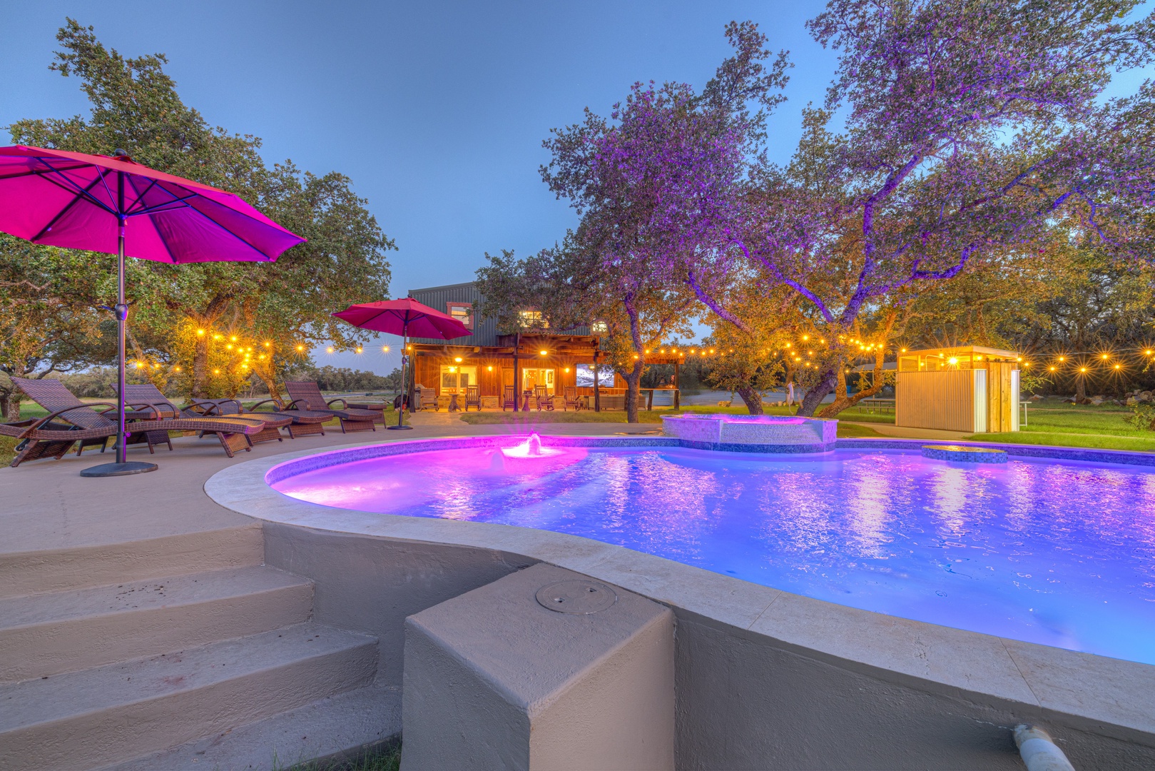 Oakridge Ranch: Pool + Hot-Tub, Pickleball Court, Whiskey & Wine Room!