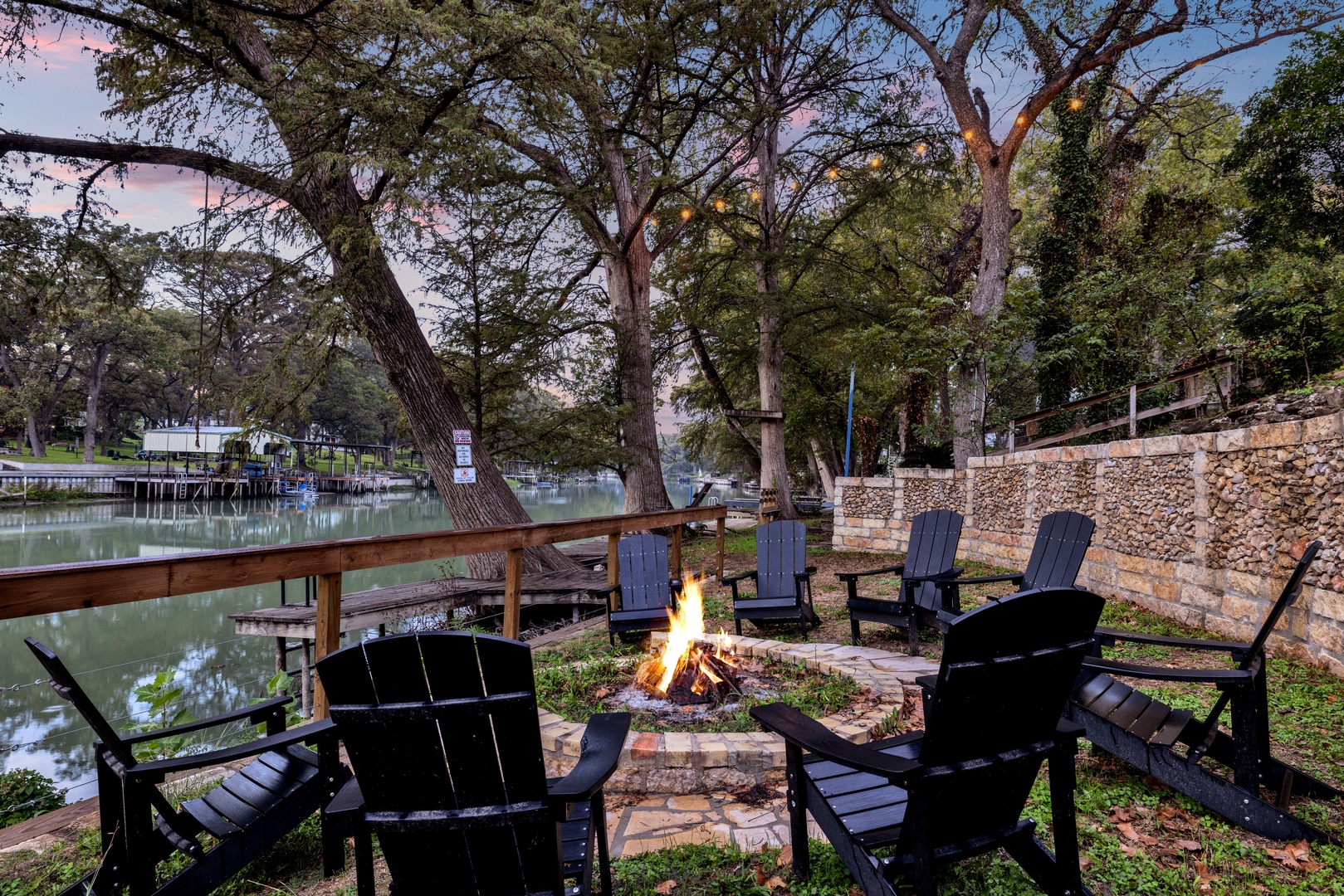 Luxury Lakefront Oasis w/Boat Dock-Firepit