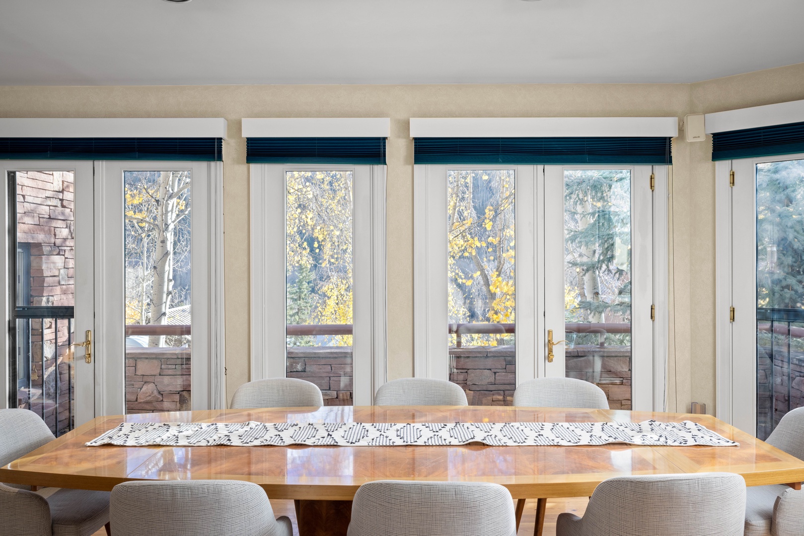 Light and bright dining area with seat for 8