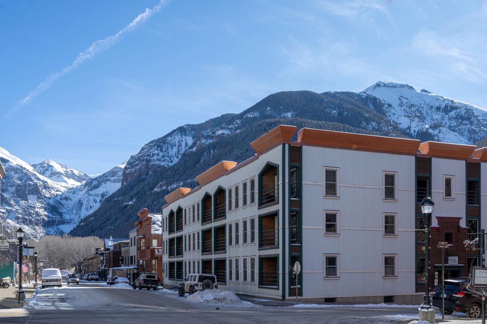 Exterior - A centrally located, charming condo that offers a simple and comfortable home base within easy walking distance to shops, restaurants, and the free gondola