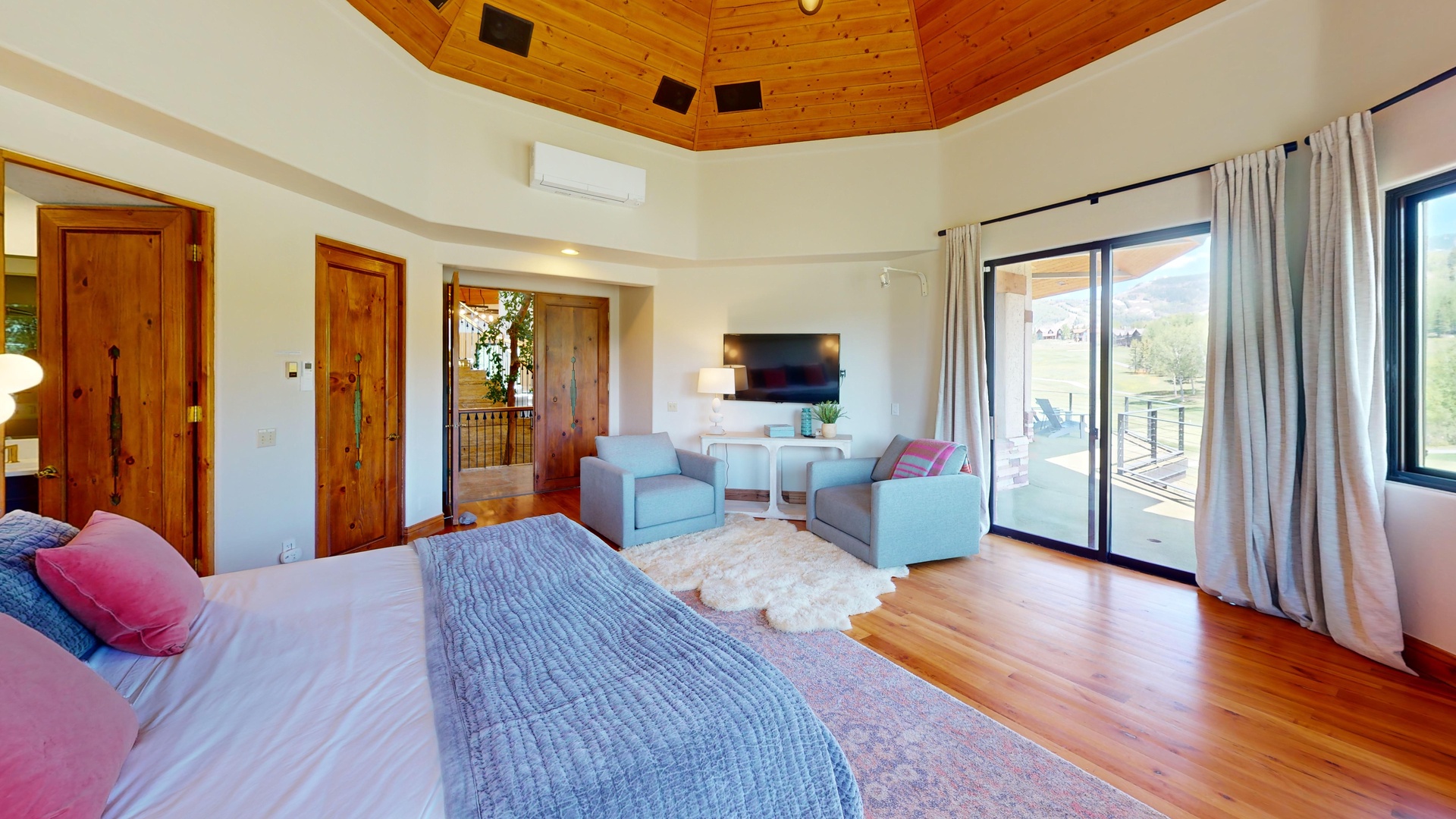 Primary Bedroom - Seating area (Main Level) AC