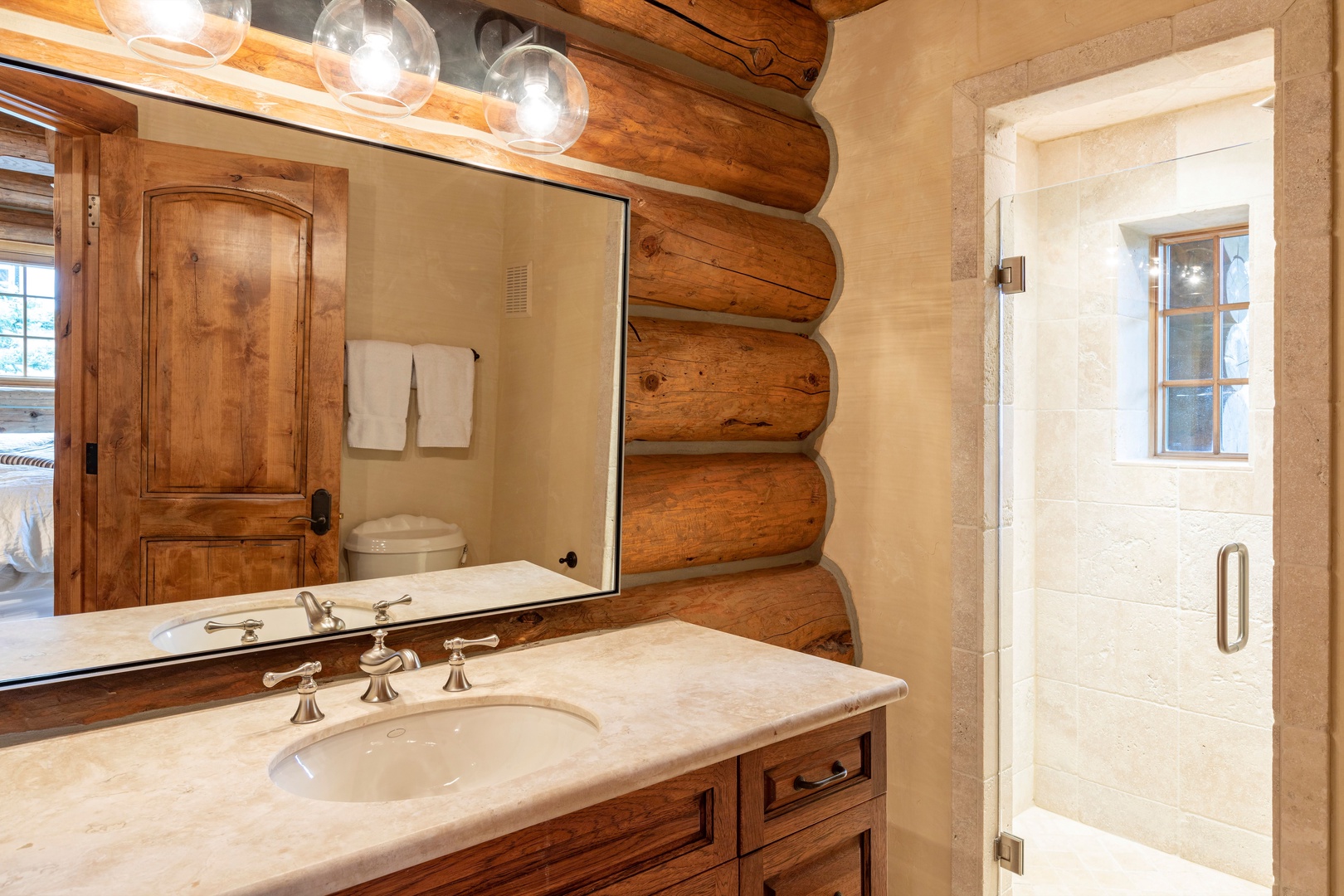 Bathroom 2 - en suite to bedroom 2