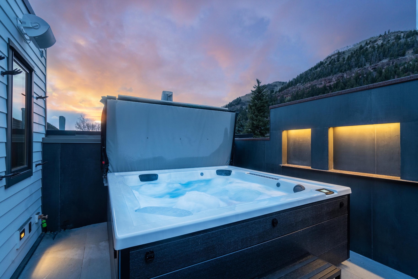 New Rooftop Hot Tub