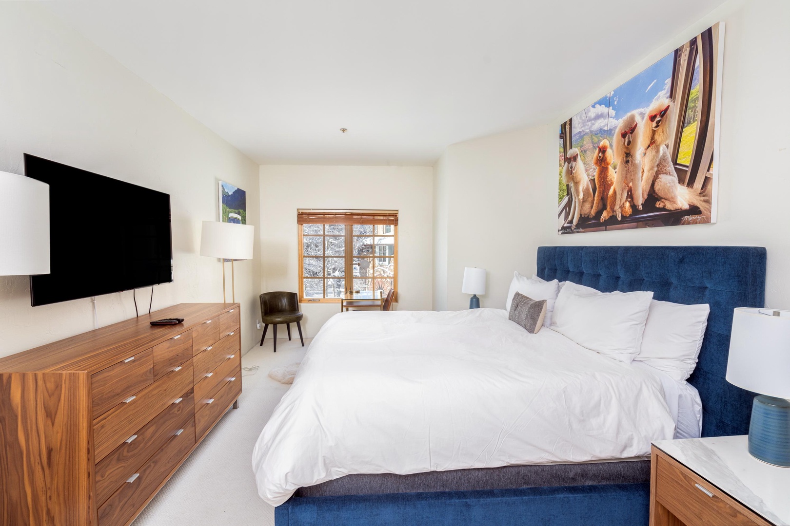 Bedroom 1 - King Bed