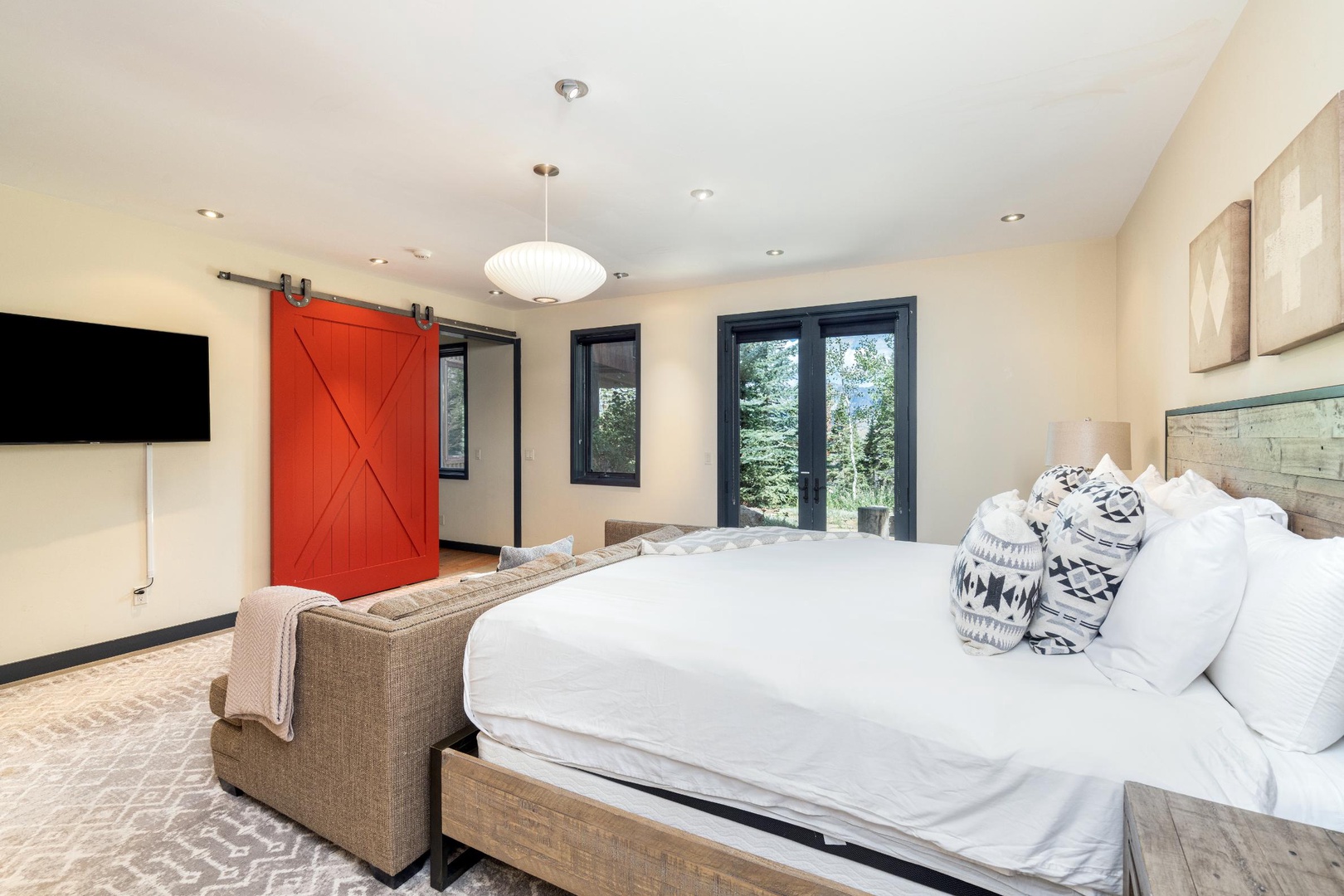 Bedroom 3 - King Bed - lower level