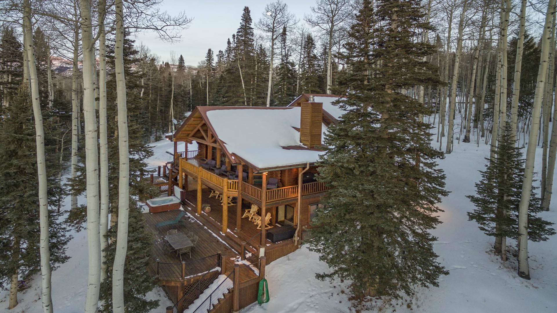 High Noon Lodge - Ski Ranches