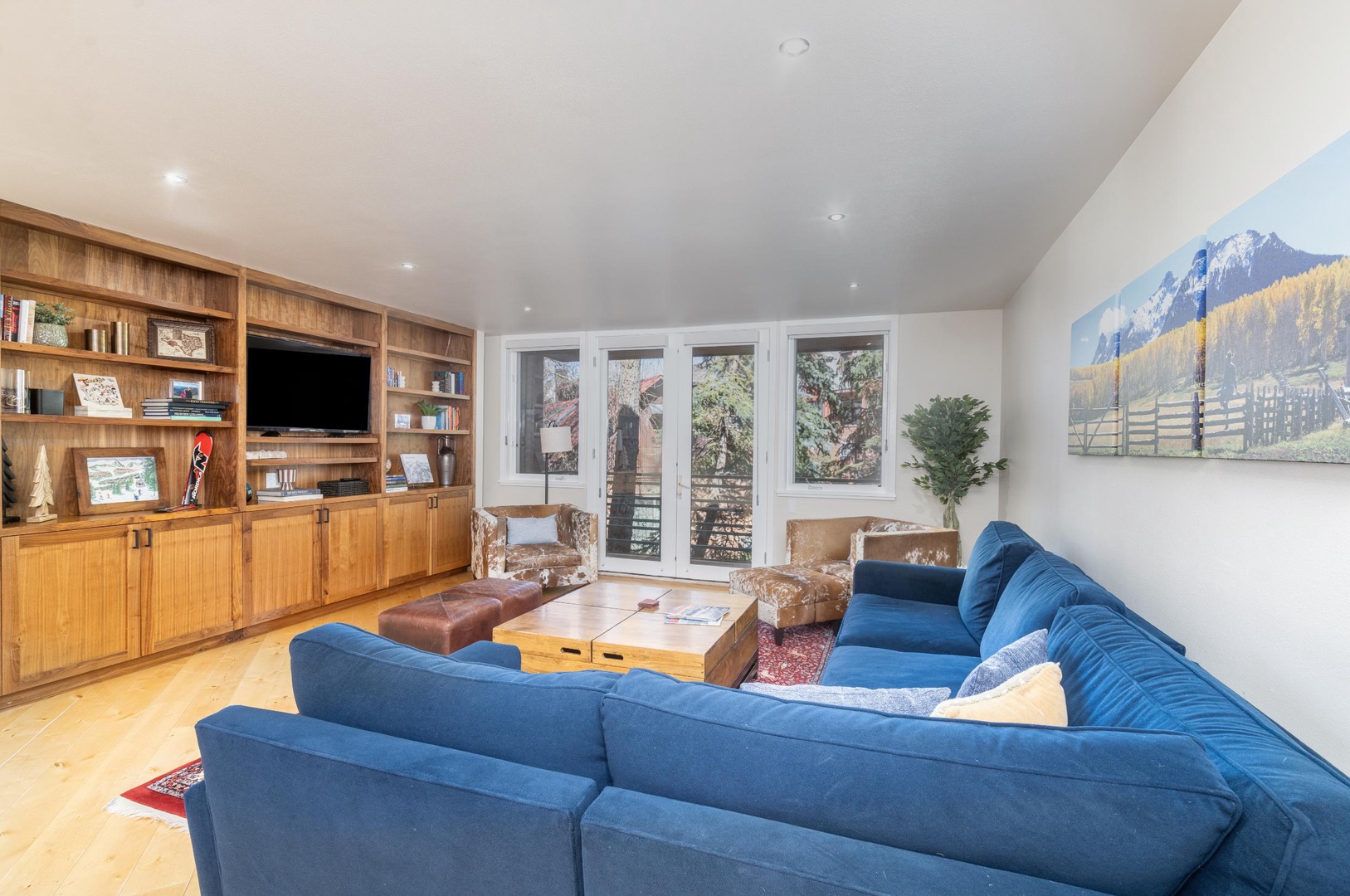 Living Room - Warm interiors, open concept and Telluride's best location