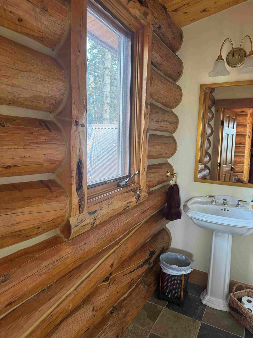 Powder Room 1 - Half Bathroom