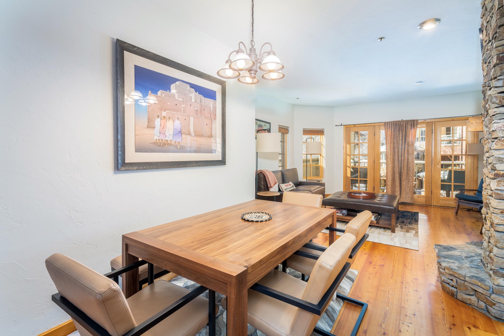 Dining area with seating for 6