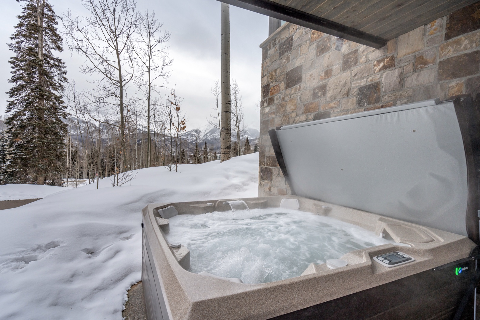 Private hot tub