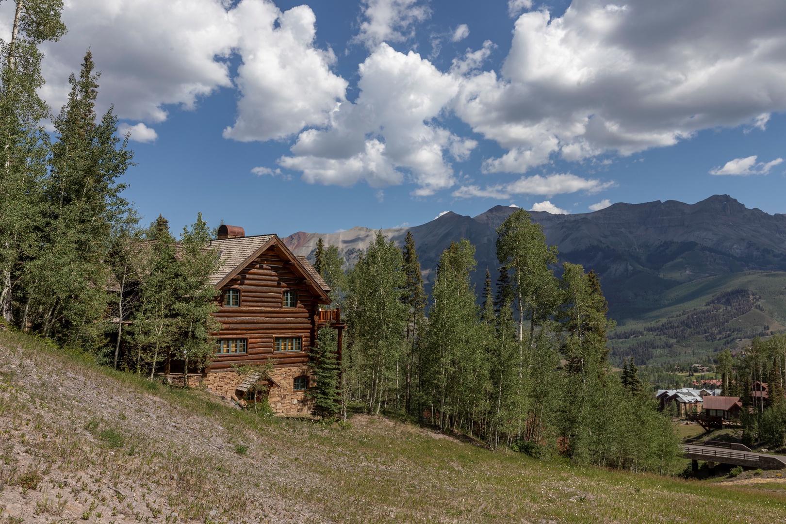 Mountain Luxury and true ski in and out access