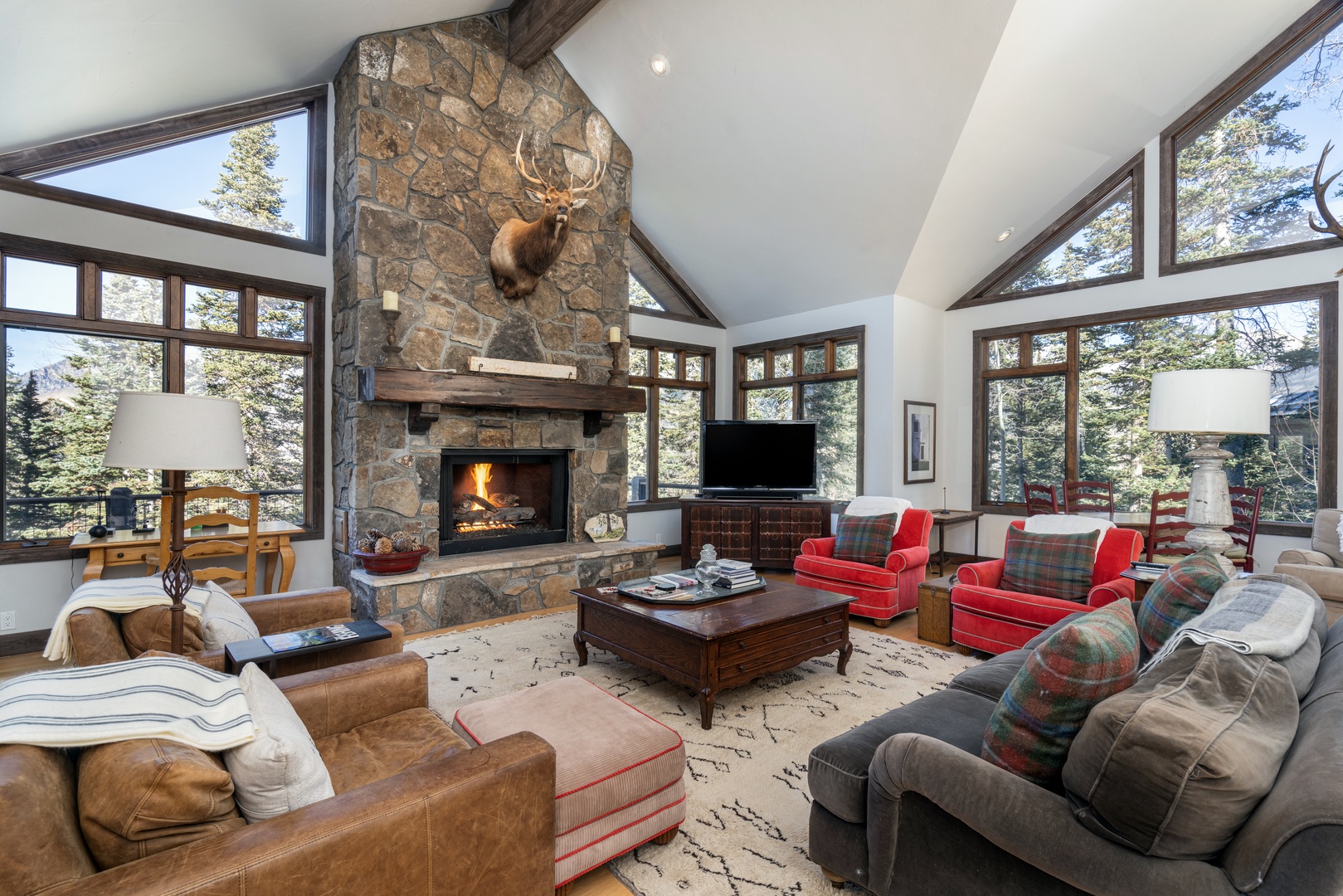 Living Room with fireplace